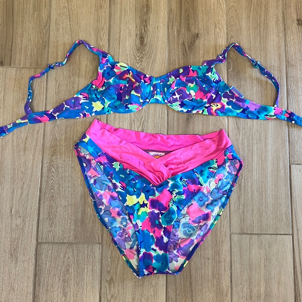 Vintage 90s high cut bikini x large bottoms and 36 D cup top baywatch